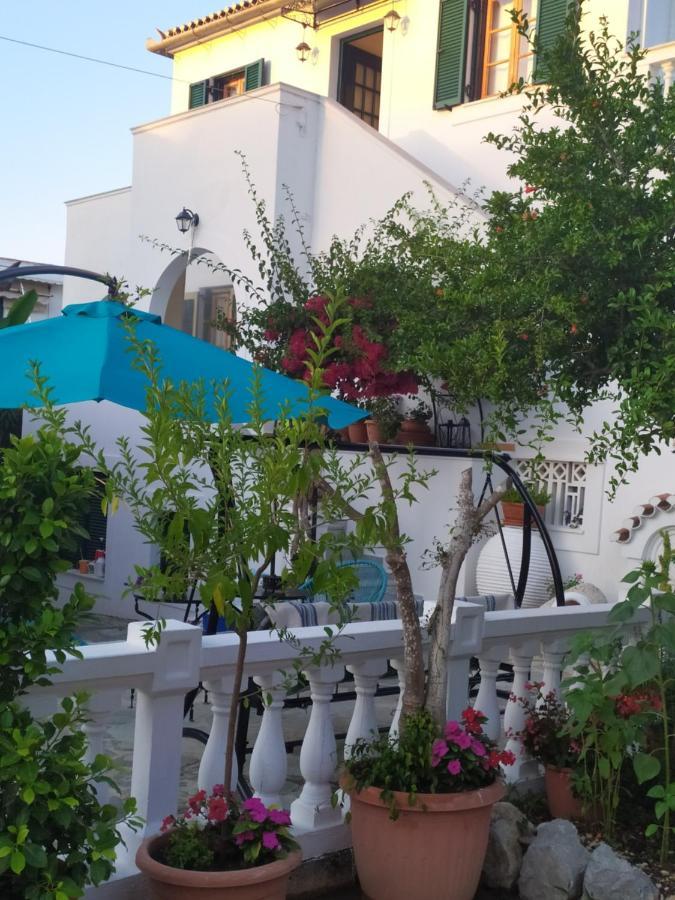 Hotel Condillia II à Spetses Town Extérieur photo