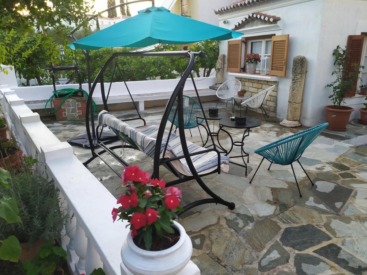 Hotel Condillia II à Spetses Town Extérieur photo