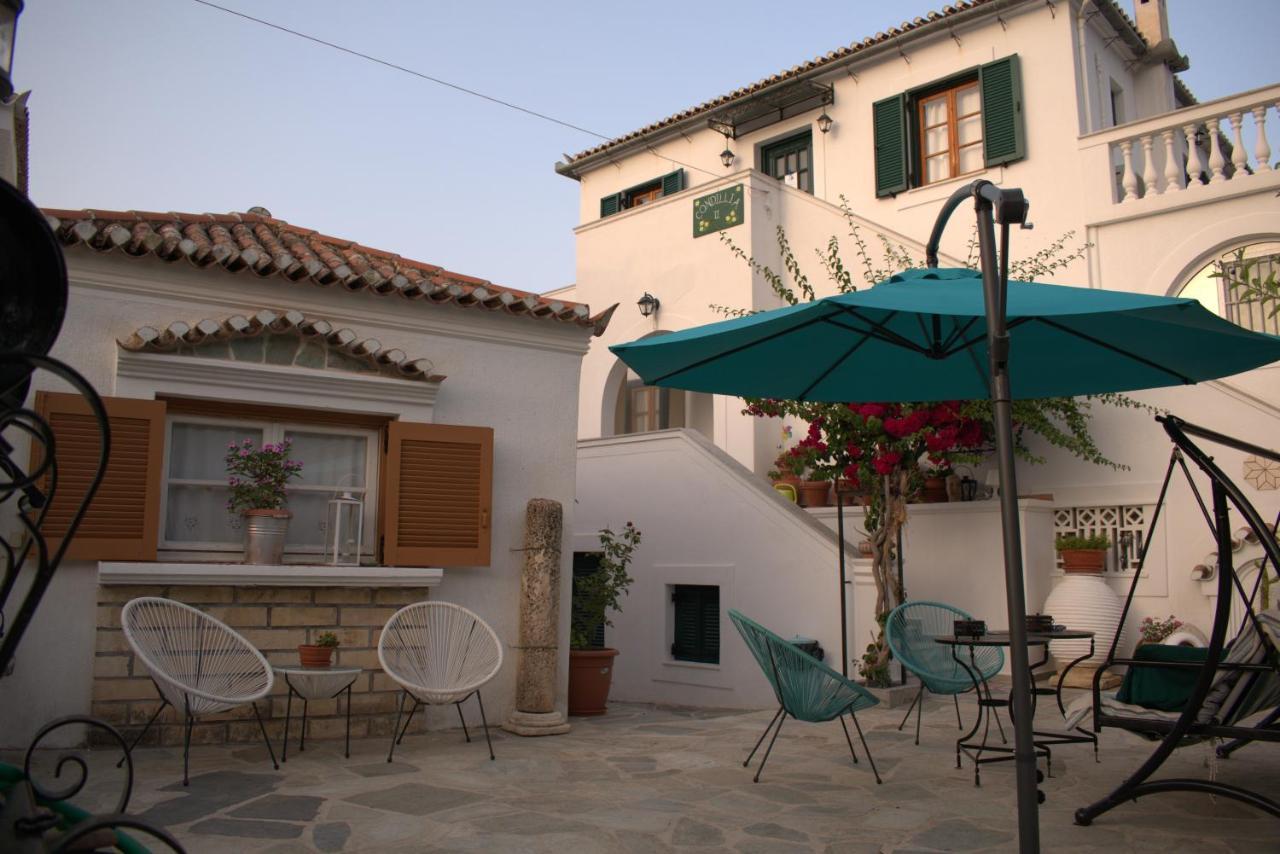 Hotel Condillia II à Spetses Town Extérieur photo