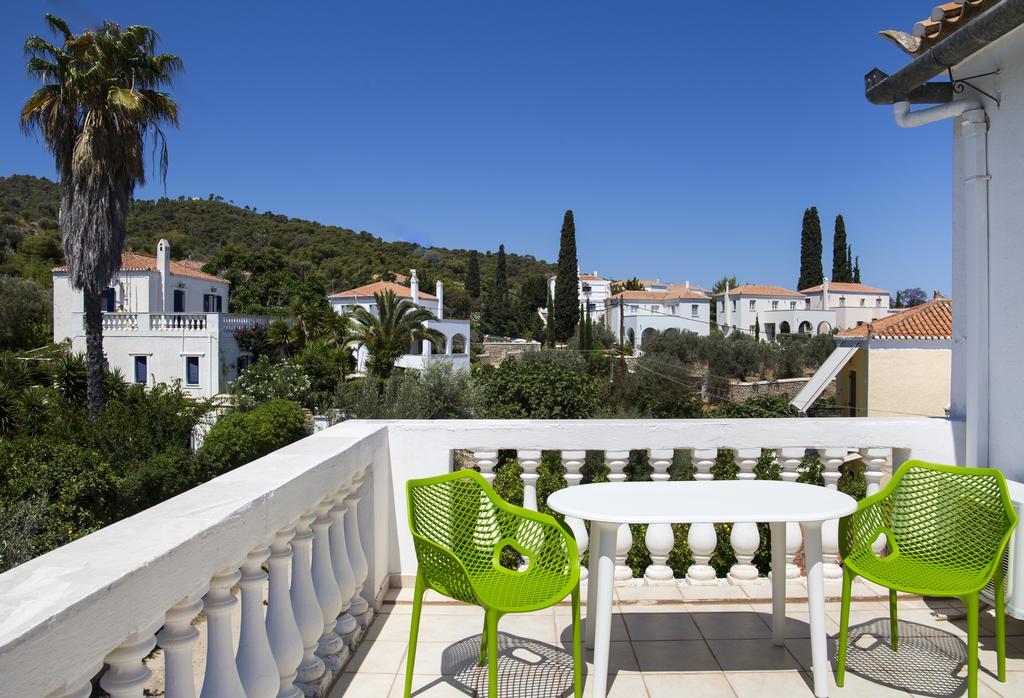 Hotel Condillia II à Spetses Town Extérieur photo