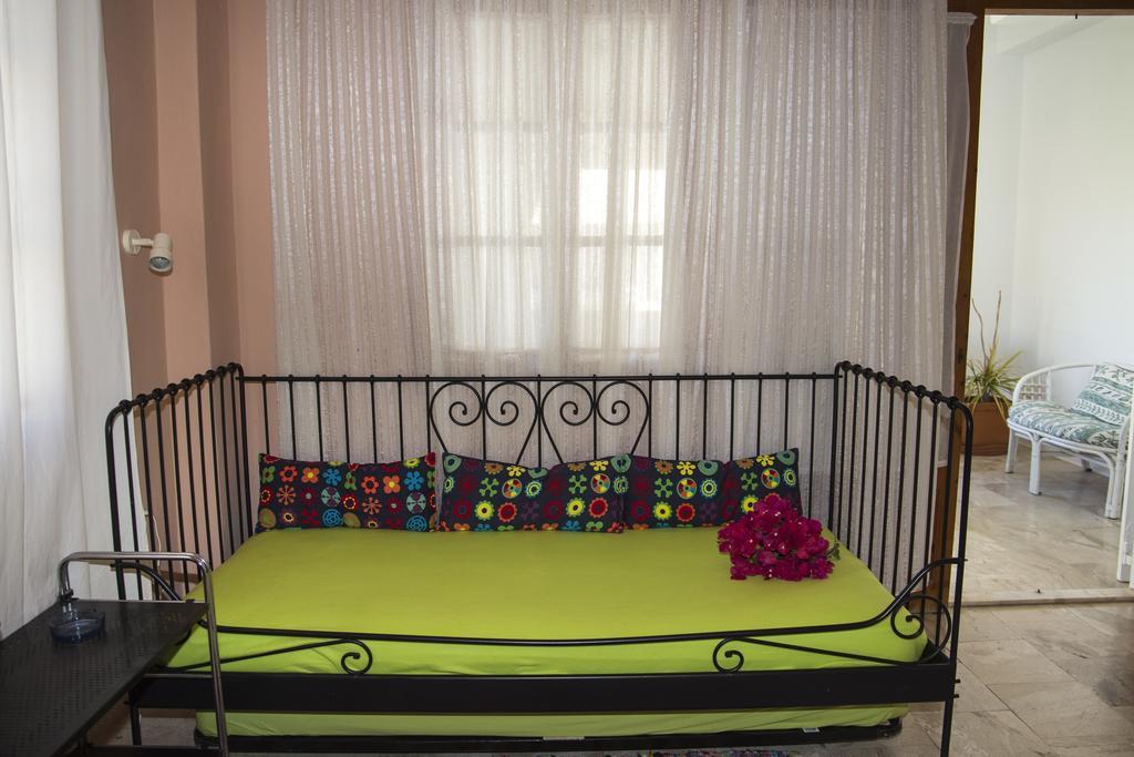 Hotel Condillia II à Spetses Town Extérieur photo
