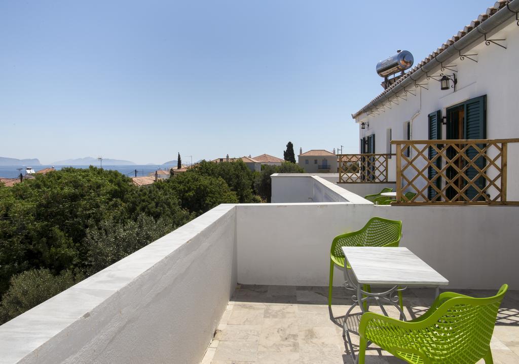 Hotel Condillia II à Spetses Town Extérieur photo