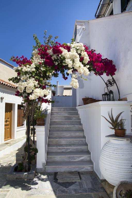 Hotel Condillia II à Spetses Town Extérieur photo