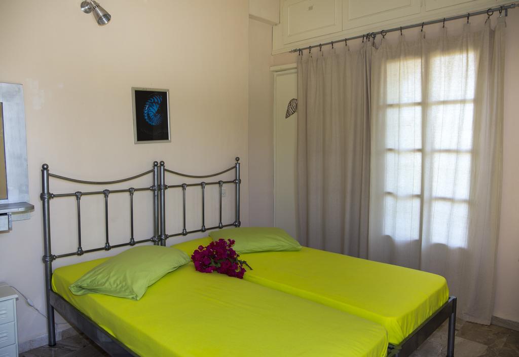 Hotel Condillia II à Spetses Town Extérieur photo